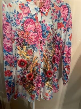 Button-Front Floral Embroidered Women’s Shirt in Light Blue and Pink